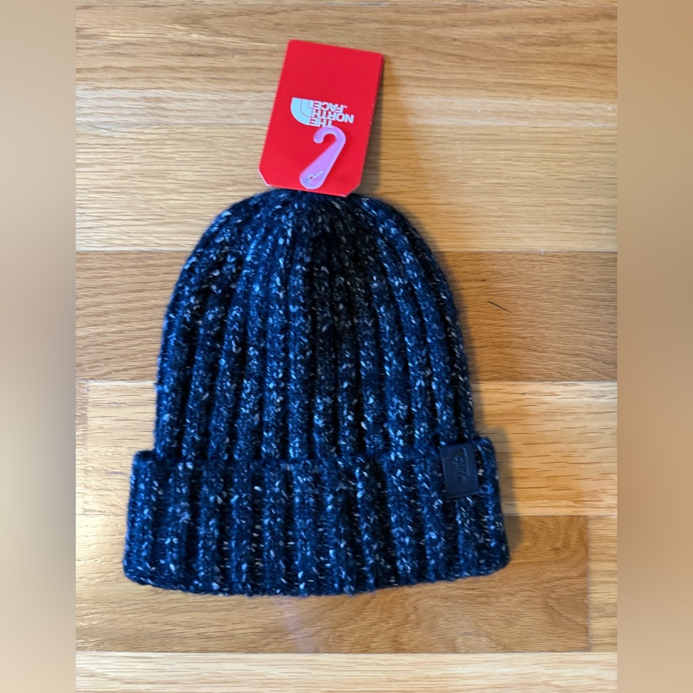 The North Face NWT Knit Cuffed Beanie - Black